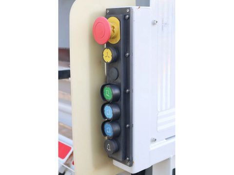 EMOSS
ATEGO 1313 | FULL ELECTRIC | GEESINK | EXCELLENT CONDITION | Hulleman Trucks [24]