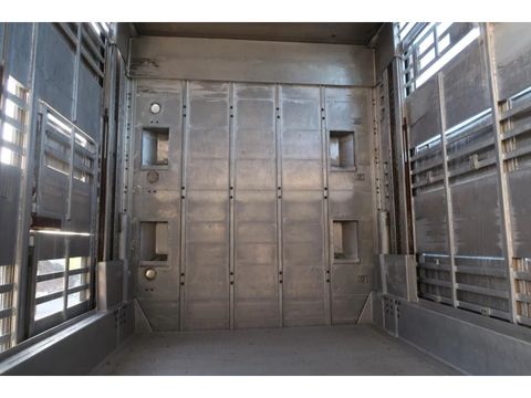 Pezzaioli SBA 31 - Cattle Transport | Companjen Bedrijfswagens BV [12]