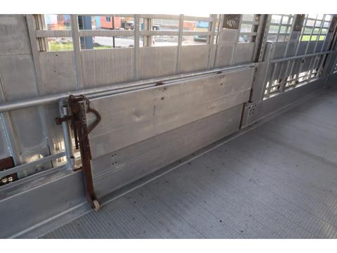 Pezzaioli SBA 31 - Cattle Transport | Companjen Bedrijfswagens BV [17]