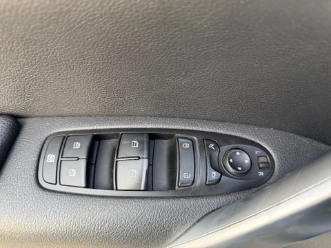 Mercedes-Benz 250D 4 Matic Automaat Airco Navi Cruisecontrol Trekhaak 3500KG GRIJS KENTEKEN Euro 6 | Van Nierop BV [13]