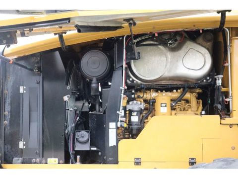 Caterpillar
938 M | 2X BUCKET | JIB | FORKS | BSS | GOOD CONDITION | Hulleman Trucks [14]