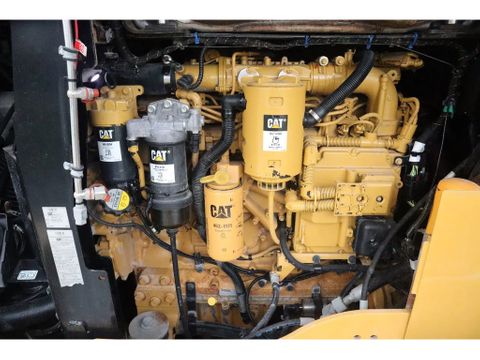 Caterpillar
938 M | 2X BUCKET | JIB | FORKS | BSS | GOOD CONDITION | Hulleman Trucks [15]