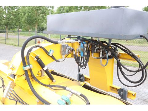 STARK
RSW 3000 S | SWEEPER | BRUSH | KEHRMASCHINE | WATER SPRAY | Hulleman Trucks [11]