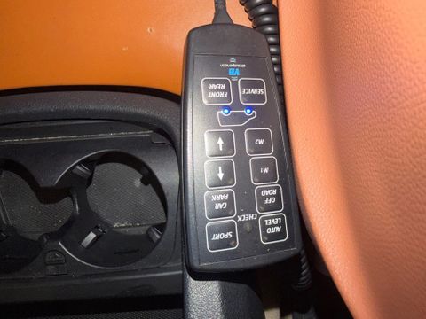 Mercedes-Benz 250D Extra Lang Brabus Uitvoering VIP Vervoer ZIE FOTOS MARGE | Van Nierop BV [29]