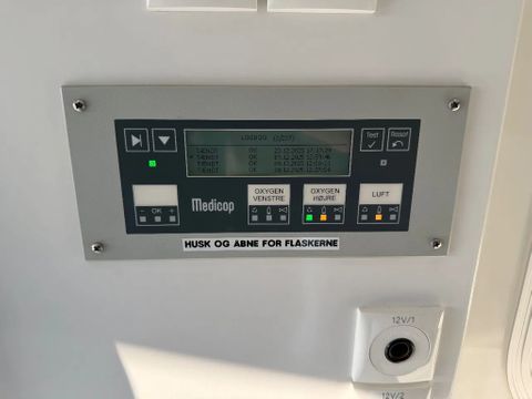 Mercedes-Benz 519CDI Special Ambulance Laadklep Automaat Airco Cruisecontrol V6 74000KM | Van Nierop BV [20]