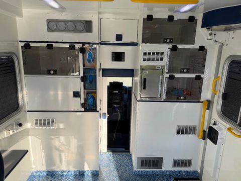 Mercedes-Benz 519CDI Special Ambulance Laadklep Automaat Airco Cruisecontrol V6 74000KM | Van Nierop BV [23]