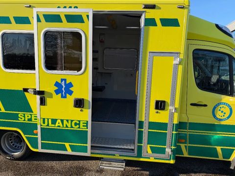 Mercedes-Benz 519CDI Special Ambulance Laadklep Automaat Airco Cruisecontrol V6 74000KM | Van Nierop BV [31]