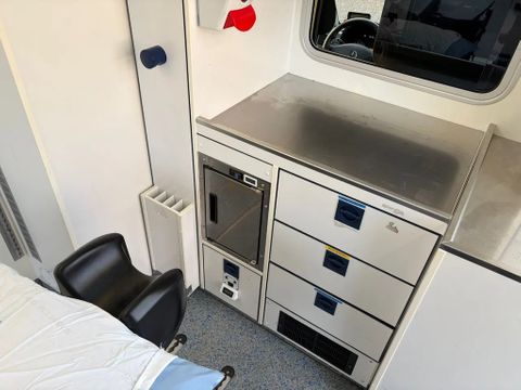 Mercedes-Benz sprinter 519cdi 6cil automaat airco ambulance inc inrichting zie de fotos | Van Nierop BV [10]