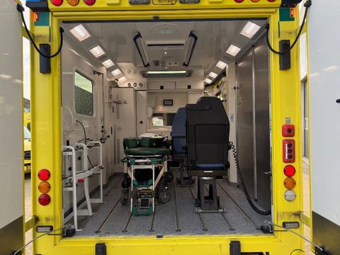 Mercedes-Benz 519CDI Special Ambulance Laadklep Automaat Airco Cruisecontrol V6 | Van Nierop BV [13]