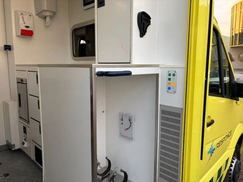 Mercedes-Benz sprinter 519cdi 6cil automaat airco ambulance inc inrichting zie de fotos | Van Nierop BV [14]