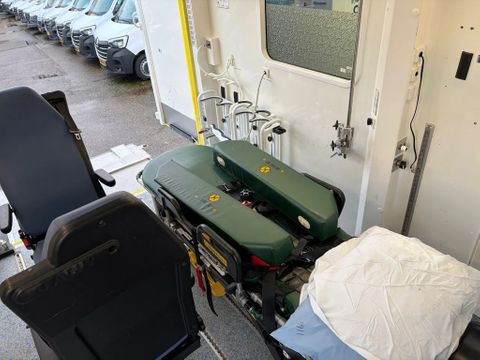 Mercedes-Benz 519CDI Special Ambulance Laadklep Automaat Airco Cruisecontrol V6 | Van Nierop BV [16]