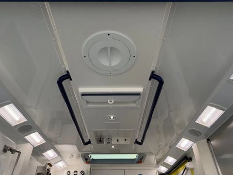 Mercedes-Benz 519CDI Special Ambulance Laadklep Automaat Airco Cruisecontrol V6 | Van Nierop BV [17]