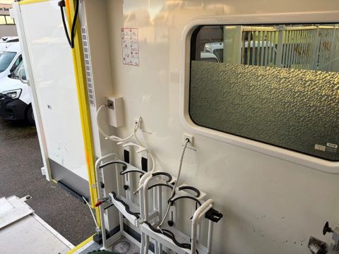 Mercedes-Benz 519CDI Special Ambulance Laadklep Automaat Airco Cruisecontrol V6 | Van Nierop BV [17]