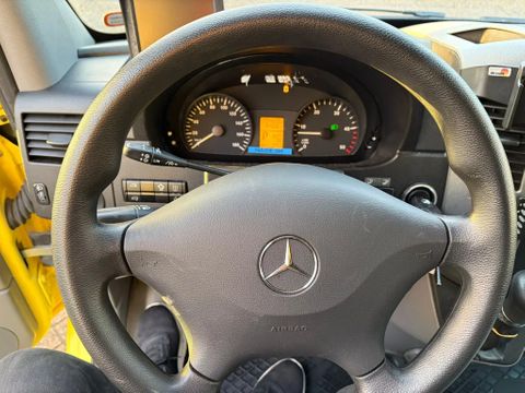 Mercedes-Benz sprinter 519cdi 6cil automaat airco ambulance inc inrichting zie de fotos | Van Nierop BV [23]