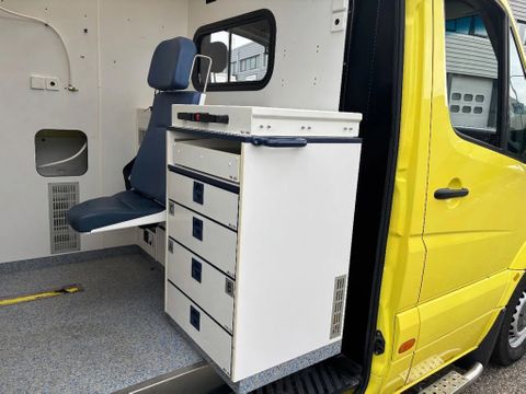 Mercedes-Benz 319CDI L2H2 Ambulance V6 Automaat Airco Cruisecontrol EURO 6 MARGE 5 x op voorraad | Van Nierop BV [9]