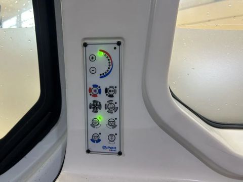 Renault 1.6DCI L1H1 Ambulance UNUSED NIEUW Airco Cruisecontrol 3X Op Voorraad nieuw en on gebruikt | Van Nierop BV [14]