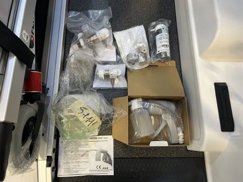 Renault 1.6DCI L1H1 Ambulance UNUSED NIEUW Airco Cruisecontrol 3X Op Voorraad nieuw en on gebruikt | Van Nierop BV [18]