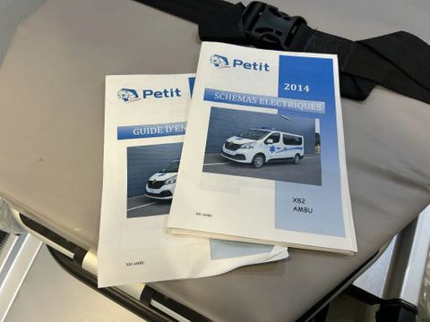 Renault 1.6DCI L1H1 Ambulance UNUSED NIEUW Airco Cruisecontrol 3X Op Voorraad nieuw en on gebruikt | Van Nierop BV [20]