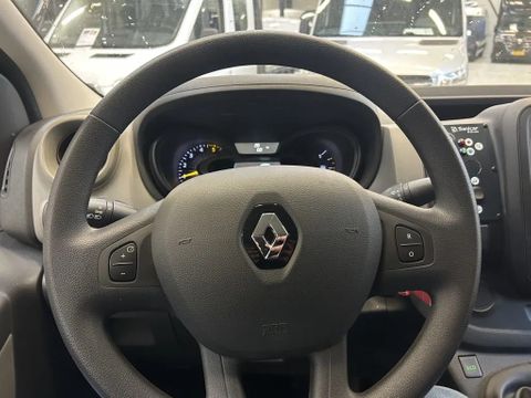 Renault 1.6DCI L1H1 Ambulance UNUSED NIEUW Airco Cruisecontrol 3X Op Voorraad nieuw en on gebruikt | Van Nierop BV [28]