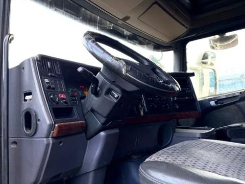 Scania TOPLINE (SEMI AUTOMATIC WITH CLUTCH / RETARDER / 2x DIESELTANK / ANALOG TACHO / AIRCONDITIONING) | Engel Trucks B.V. [10]