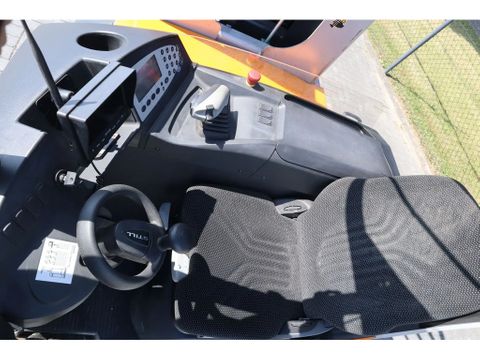 Still
GX-X | REACHTRUCK | ROTATING FORKS | 4.5 METER | TRIPLEX | Hulleman Trucks [12]