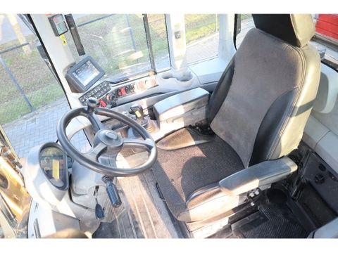 Caterpillar
938 M | 2X BUCKET | JIB | FORKS | BSS | GOOD CONDITION | Hulleman Trucks [17]