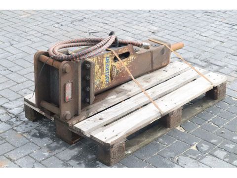 Soosan
SB30II TS-9 | S40 | 2.5 TO 4.5 TON | HYDRAULIC BREAKER | Hulleman Trucks [2]