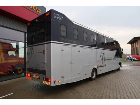 Mercedes-Benz Horse transport | Companjen Bedrijfswagens BV [4]