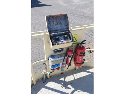 Mercedes-Benz
6X4 | TUNNEL PLATFORM | REMOTE DRIVING | Hulleman Trucks [15]