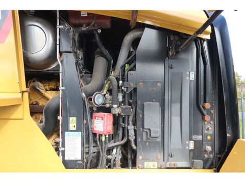 Caterpillar
938 M | 2X BUCKET | JIB | FORKS | BSS | GOOD CONDITION | Hulleman Trucks [13]