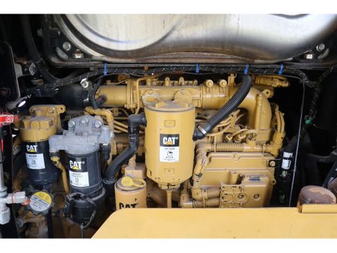 Caterpillar
938 M | 2X BUCKET | JIB | FORKS | BSS | GOOD CONDITION | Hulleman Trucks [14]