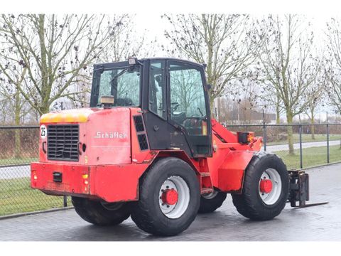 Schäffer
8082 | FORKS | BUCKET | EXTRA FUNCTION | Hulleman Trucks [6]