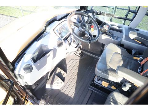 Caterpillar
730 04A | TAILGATE | LOW HOURS | Hulleman Trucks [16]