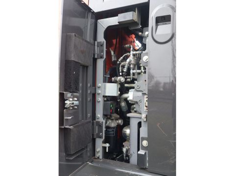 Hitachi
ZX225 USRLC-6 | ROTOTILT | BUCKET | GOOD CONDITION | Hulleman Trucks [15]