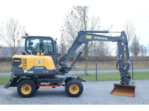 Volvo
EW60E | 117 HOURS | ROTOTILT + GRIPPER | BUCKET | 30 KM/H | Hulleman Trucks [4]