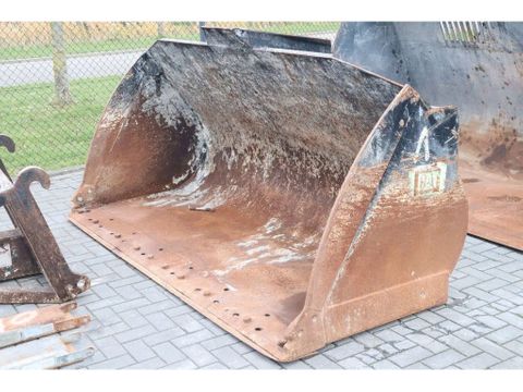 Caterpillar
938 M | 2X BUCKET | JIB | FORKS | BSS | GOOD CONDITION | Hulleman Trucks [9]