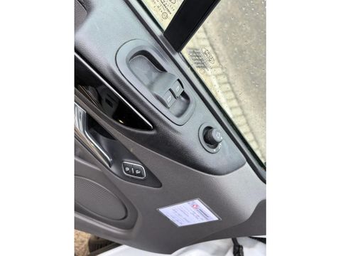 Ford Custom 2.0TDCI L2H1 Dubbelcabine Automaat Airco Navi Trekhaak | Van Nierop BV [13]