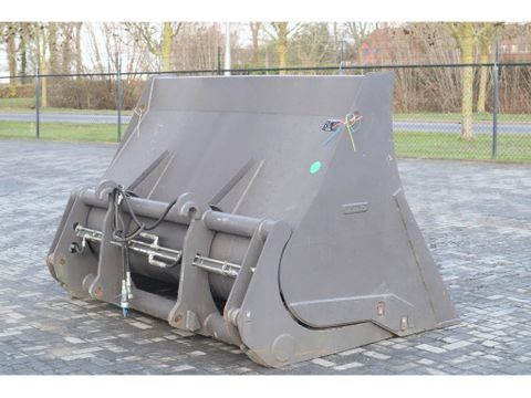 Volvo
3 M3 | HIGH TIP BUCKET | HOCHKIPPSCHAUFEL | HOOGKIEPBAK | NEW | Hulleman Trucks [1]