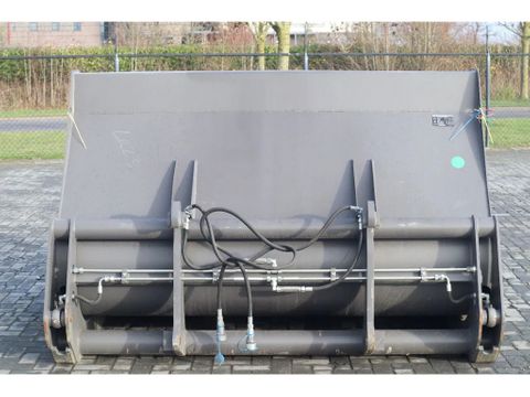 Volvo
3 M3 | HIGH TIP BUCKET | HOCHKIPPSCHAUFEL | HOOGKIEPBAK | NEW | Hulleman Trucks [2]