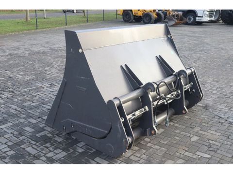 Volvo
3 M3 | HIGH TIP BUCKET | HOCHKIPPSCHAUFEL | HOOGKIEPBAK | NEW | Hulleman Trucks [3]