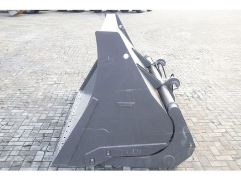 Volvo
3 M3 | HIGH TIP BUCKET | HOCHKIPPSCHAUFEL | HOOGKIEPBAK | NEW | Hulleman Trucks [4]