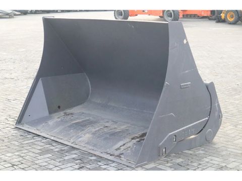 Volvo
3 M3 | HIGH TIP BUCKET | HOCHKIPPSCHAUFEL | HOOGKIEPBAK | NEW | Hulleman Trucks [5]