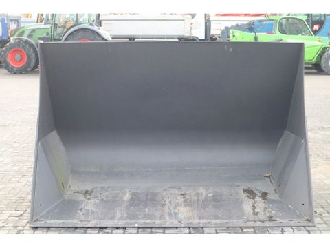 Volvo
3 M3 | HIGH TIP BUCKET | HOCHKIPPSCHAUFEL | HOOGKIEPBAK | NEW | Hulleman Trucks [6]