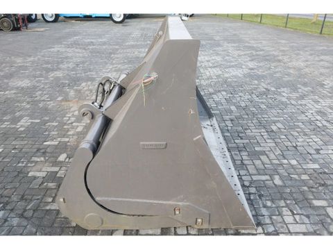 Volvo
3 M3 | HIGH TIP BUCKET | HOCHKIPPSCHAUFEL | HOOGKIEPBAK | NEW | Hulleman Trucks [8]