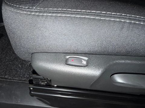 Renault 2.0DCI 170pkDubcab Automaat Airco Navi Cruisecontrol  Black Edition inc premium pakket twv 3500 | Van Nierop BV [14]