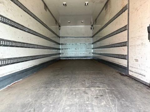 MAN BL WITH PLYWOOD CLOSED BOX AND LOADING PLATFORM (EURO 5 / AS-TRONIC / AIRCONDITIONING / COMPLETE SPOILERSET / ENGINE PROBLEM!!) | Engel Trucks B.V. [11]