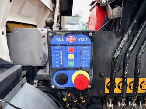 DAF -180CF WITH HOOK-ARM CONTAINER SYSTEM & HMF CRANE (EURO 2 / ZF MANUAL GEARBOX / P.T.O.) | Engel Trucks B.V. [12]