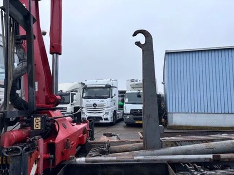 DAF -180CF WITH HOOK-ARM CONTAINER SYSTEM & HMF CRANE (EURO 2 / ZF MANUAL GEARBOX / P.T.O.) | Engel Trucks B.V. [15]