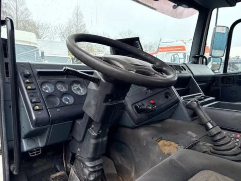 DAF -180CF WITH HOOK-ARM CONTAINER SYSTEM & HMF CRANE (EURO 2 / ZF MANUAL GEARBOX / P.T.O.) | Engel Trucks B.V. [18]