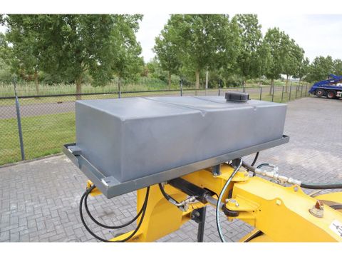 STARK
RSW 3000 S | SWEEPER | BRUSH | KEHRMASCHINE | WATER SPRAY | Hulleman Trucks [12]